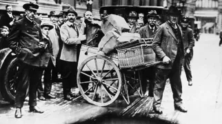 Central Bank Hyperinflation in Weimar Germany