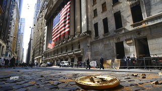 BlackRock Surpasses Grayscale in Bitcoin Holdings, ETFs Manage 1 Million BTC