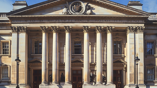 Tucker Carlson and Neil Oliver on Central Banks, WWII, Brexit, and COVID